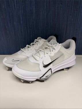 NWOB Men’s Nike Force Zoom Trout 9 Metal Baseball Cleats, Size 7.5, White/Black